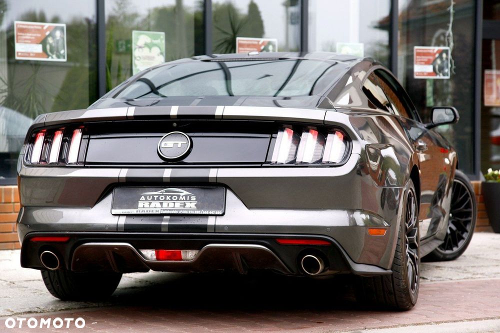 Ford Mustang - 25