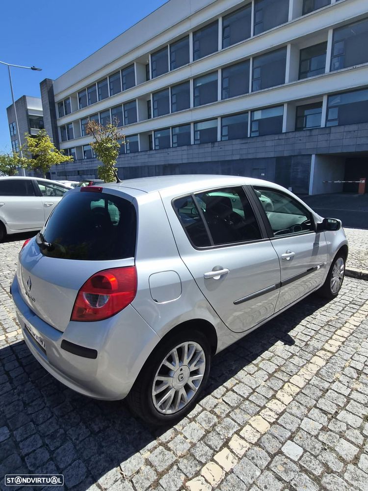 Renault Clio 1.5 dCi Dynamique S - 2