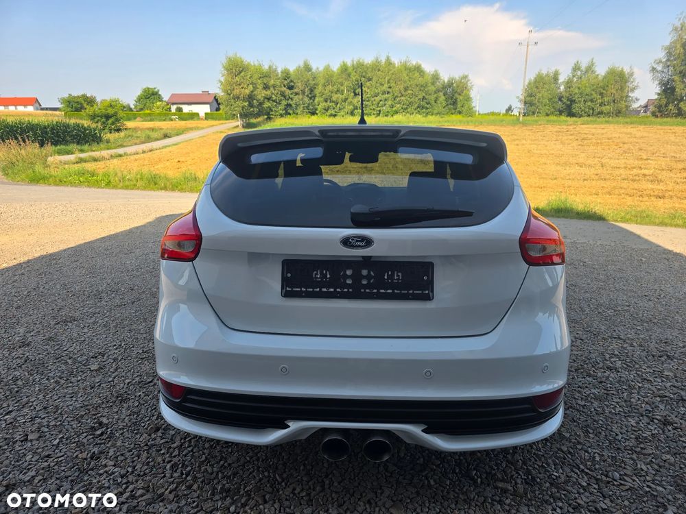 Ford Focus 2.0 EcoBoost ST mit Leder-Sport-Paket - 6