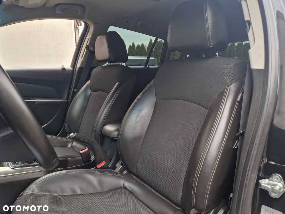 Chevrolet Cruze - 31