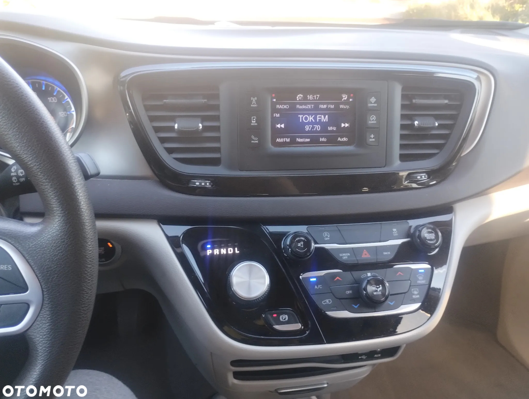 Chrysler Pacifica - 6