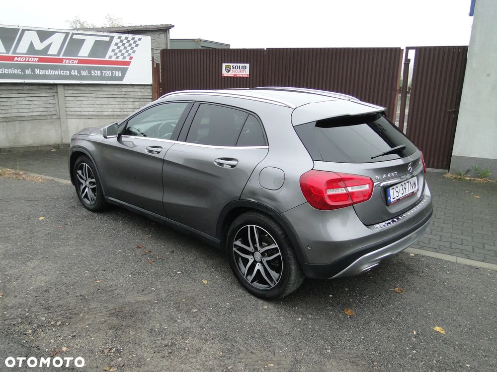 Mercedes-Benz GLA 250 4-Matic - 14