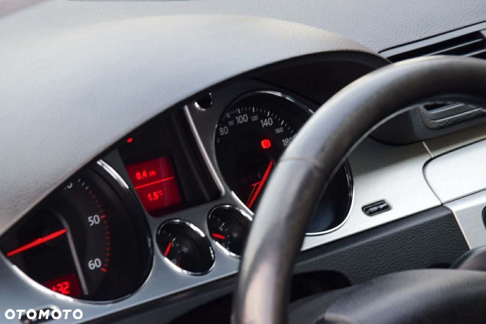 Volkswagen Passat 2.0 TDI Highline - 10