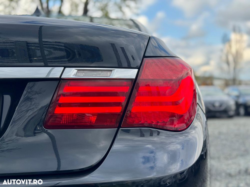 BMW Seria 7 740d Edition Exclusive - 18