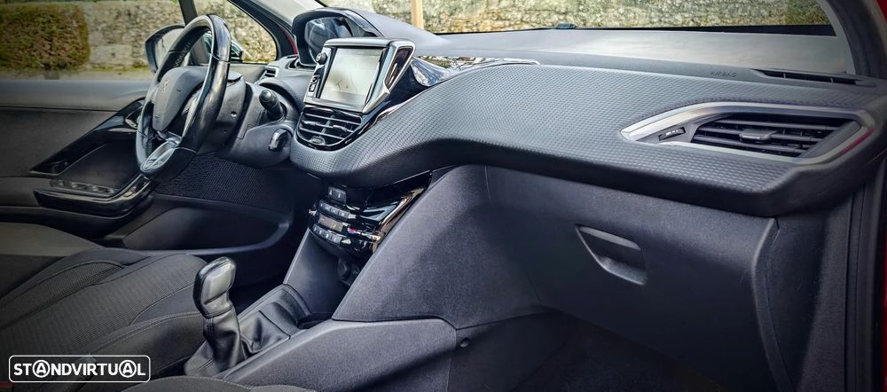 Peugeot 208 1.2 PureTech GT Line - 16