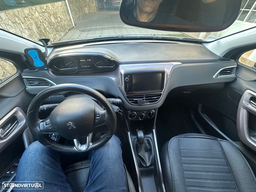 Peugeot 2008 1.2 PureTech Style - 16