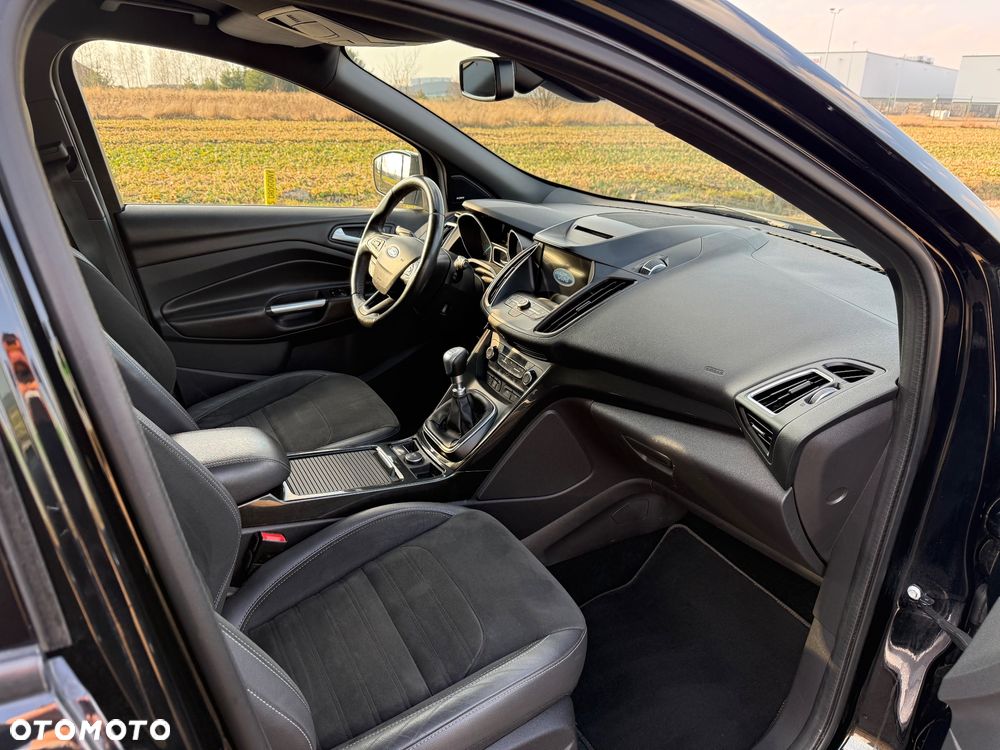 Ford Kuga 1.5 EcoBoost 2x4 ST-Line - 10