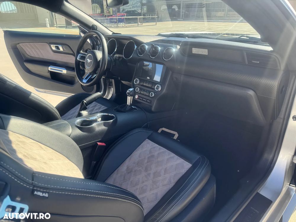 Ford Mustang - 10