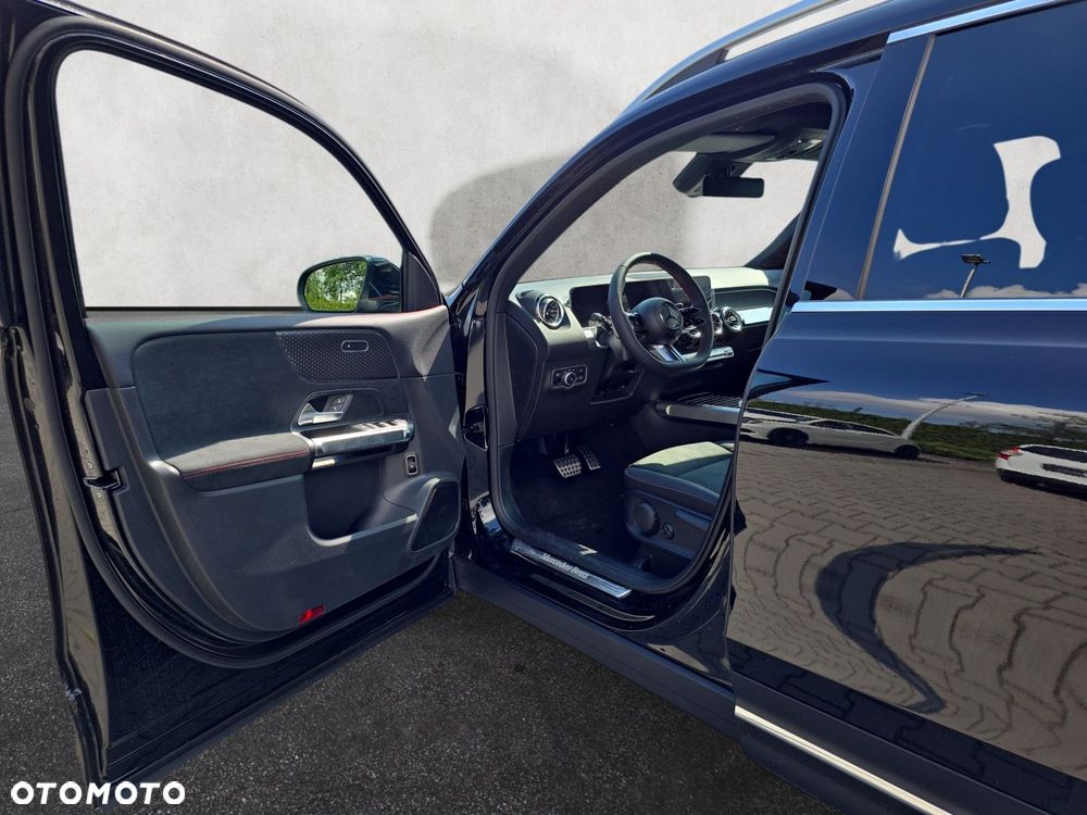 Mercedes-Benz GLB - 10