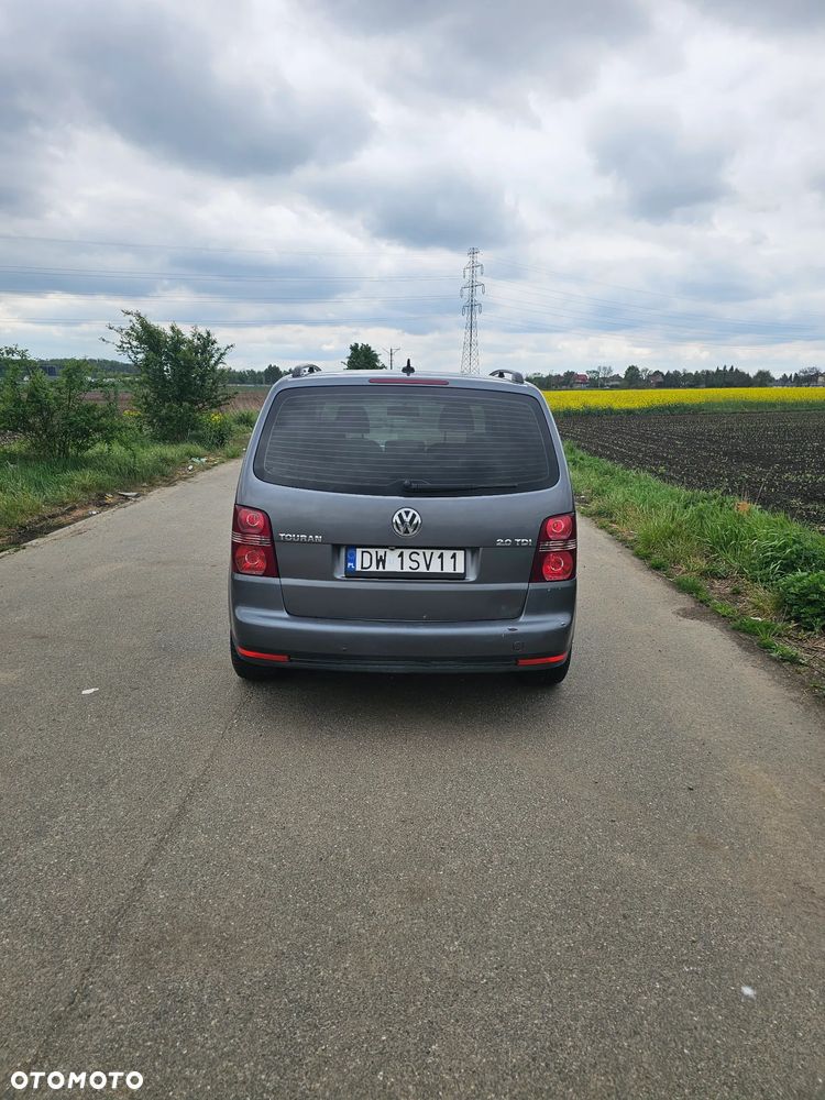 Volkswagen Touran 2.0 TDI DPF DSG Comfortline - 4