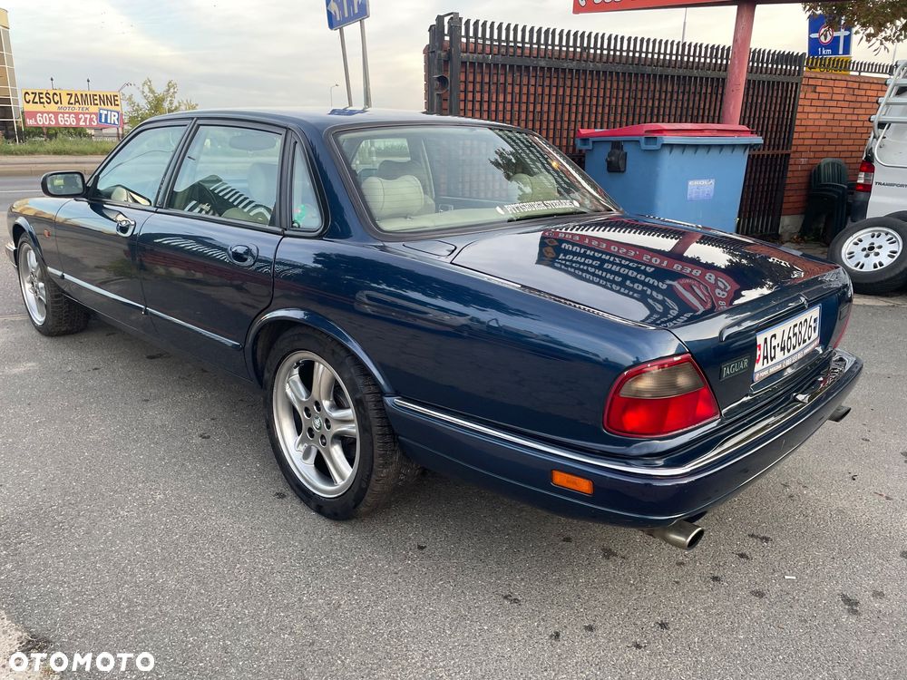 Jaguar XJR - 4