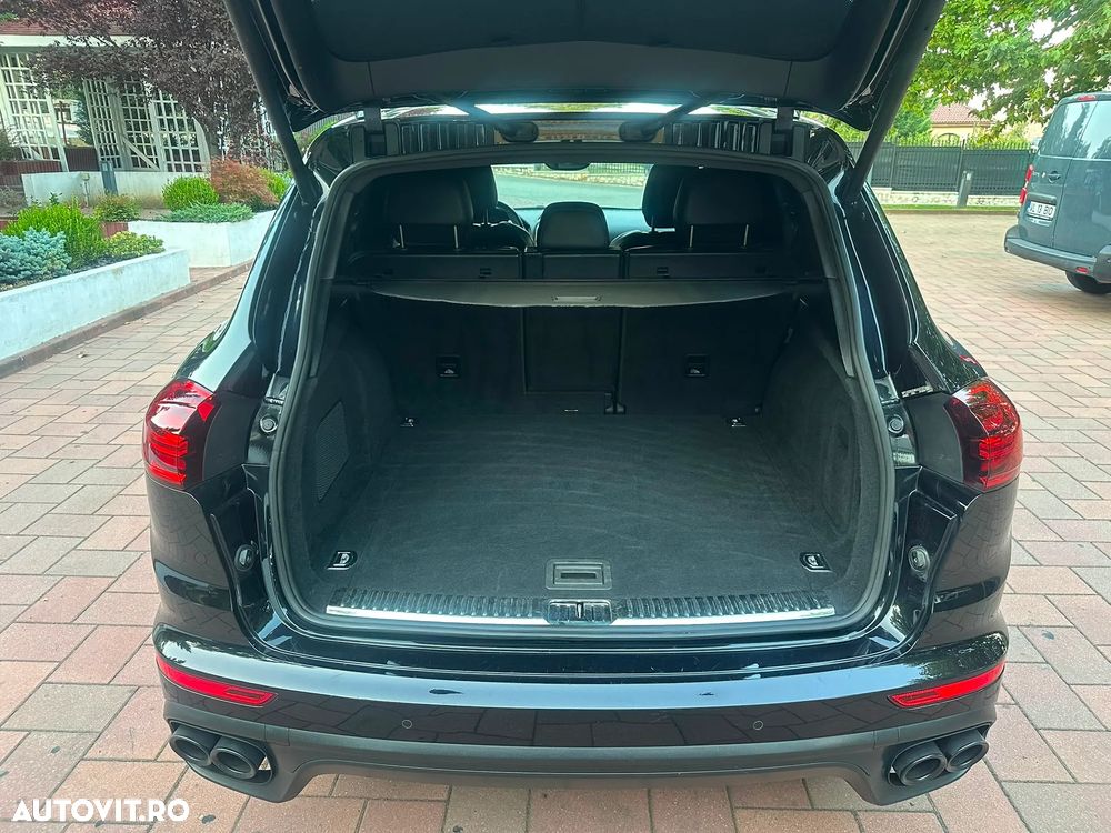 Porsche Cayenne Platinum Edition - 28