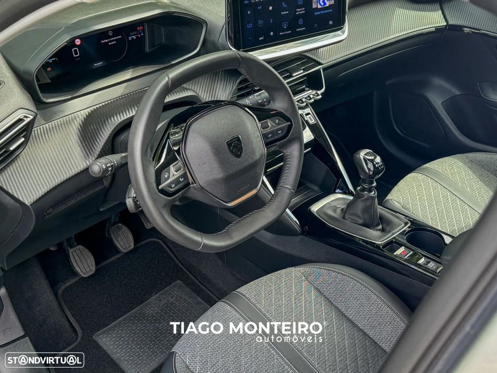 Peugeot 208 1.2 PureTech Allure - 44