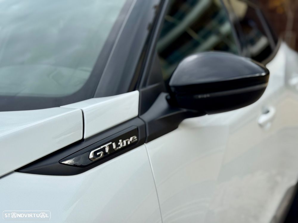 Peugeot 2008 PureTech 130 EAT8 GT - 4