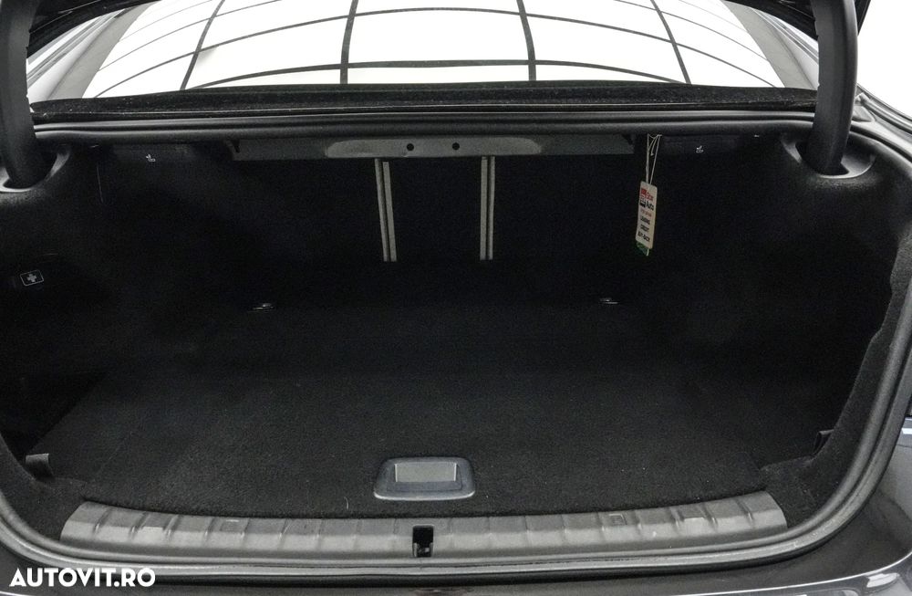 BMW Seria 5 520e AT PHEV - 29