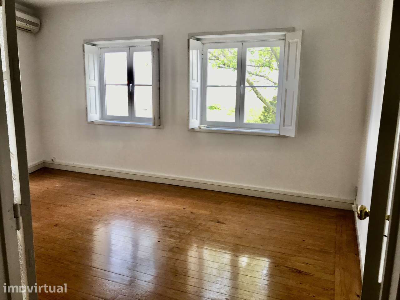 Apartamento T3 à piscina da Constituição e metro Carolina Michaelis - Grande imagem: 3/31