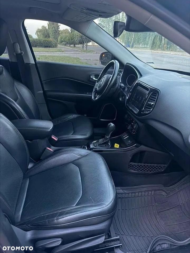 Jeep Compass - 18