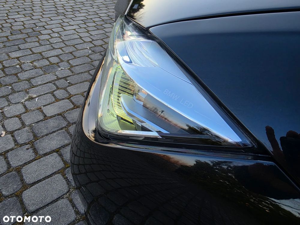 BMW Seria 3 318d Edition M Sport Shadow - 16