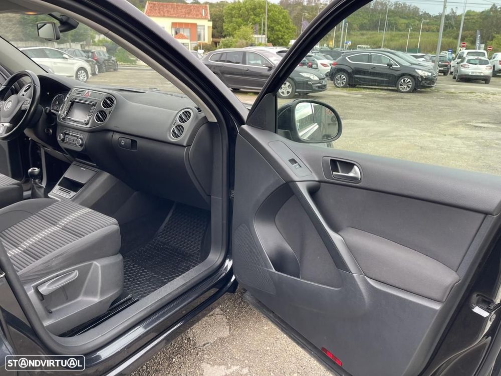 VW Tiguan 2.0 TDi Sport BlueMotion - 22