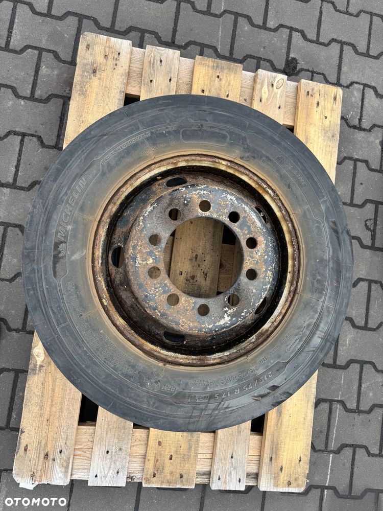 Kompletne koło, felga na 10 szpilek, opona Michelin 215/75 R17,5 - 1