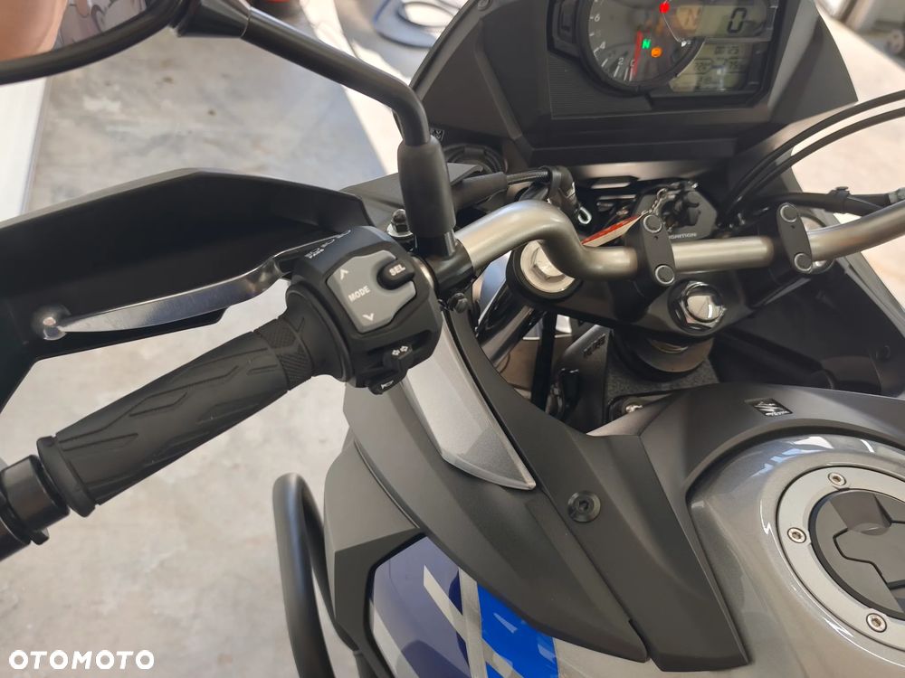 Suzuki V-STROM - 8