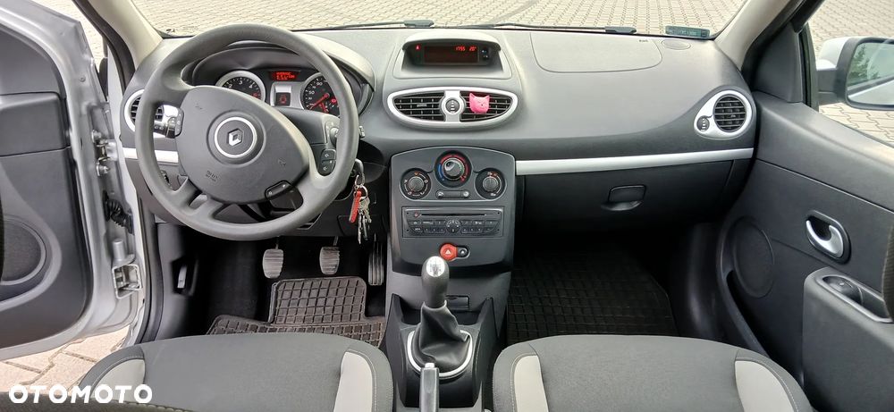Renault Clio - 8