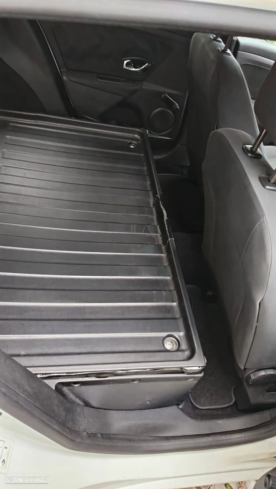 Renault Mégane 1.5 dCi Dynamique S - 10