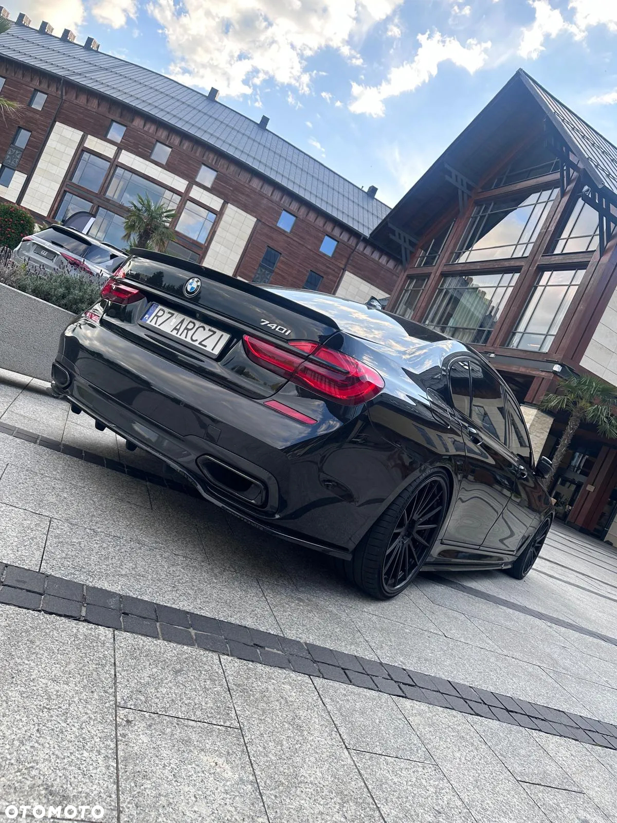 BMW Seria 7 740Li - 11