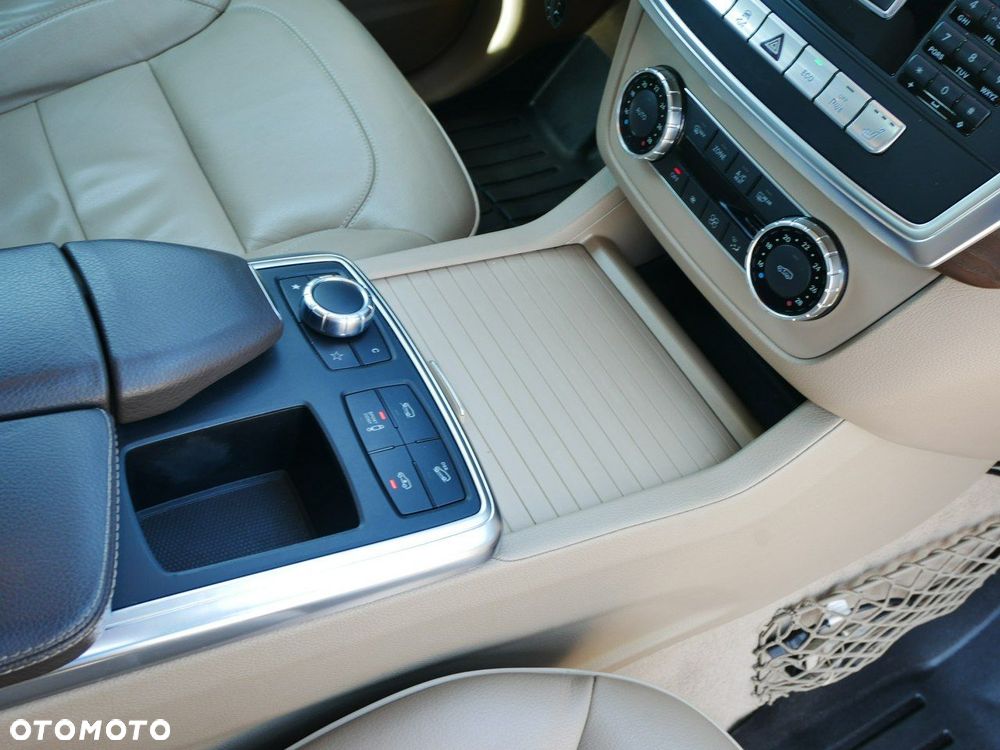 Mercedes-Benz ML - 29