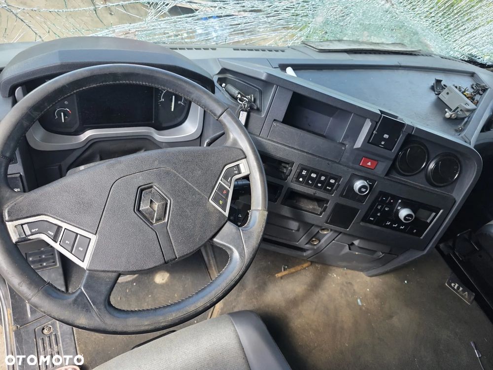 Renault GAMA T 460 powypadkowy odpala - 12