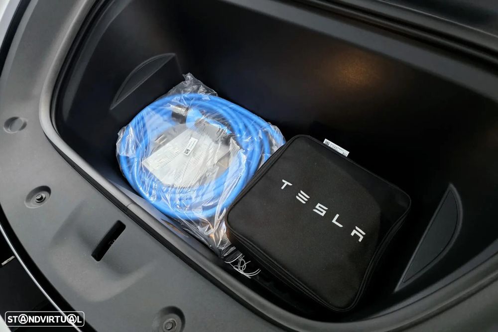 Tesla Model Y RWD - 40