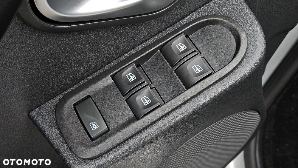 Dacia Duster 1.6 SCe Prestige - 35