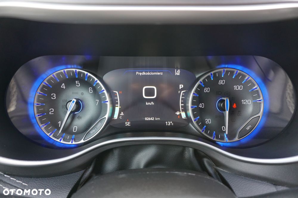 Chrysler Pacifica - 25