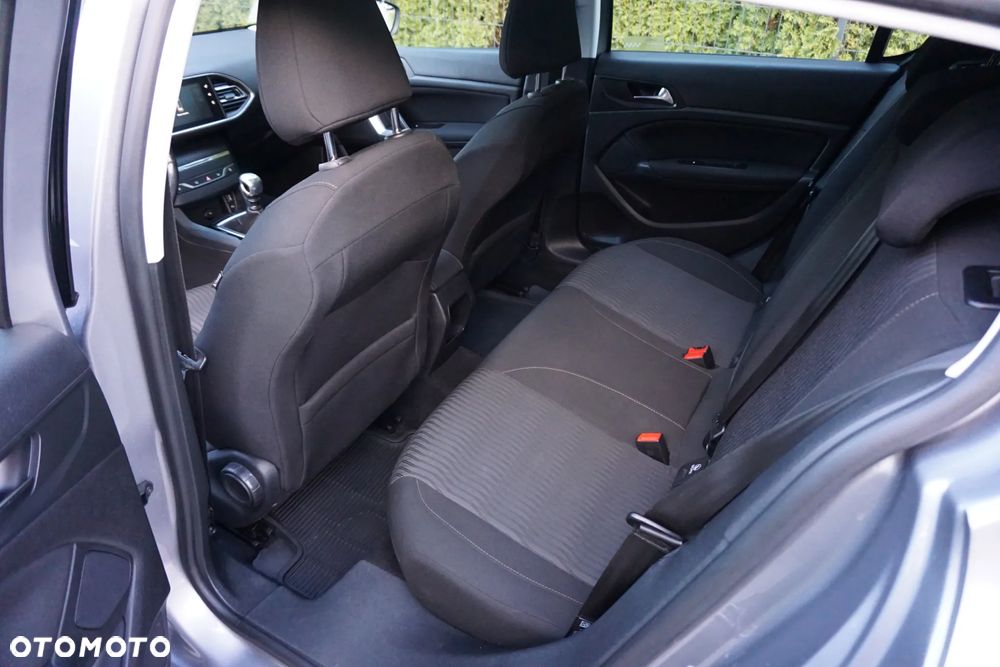 Peugeot 308 125 THP Allure - 18