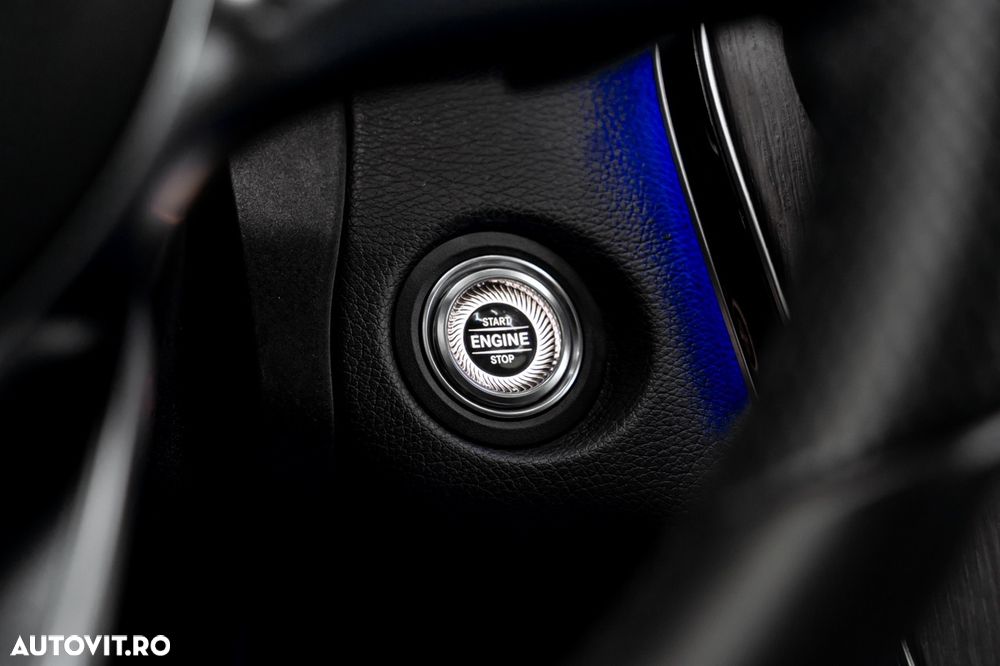 Mercedes-Benz C 300 4MATIC Aut. - 36