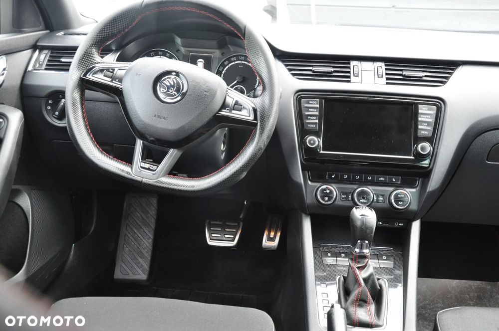 Skoda Octavia 2.0 TDI DSG RS - 12