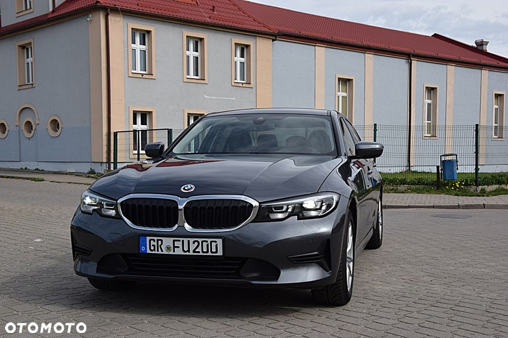 BMW Seria 3 318d Edition M Sport Shadow - 1