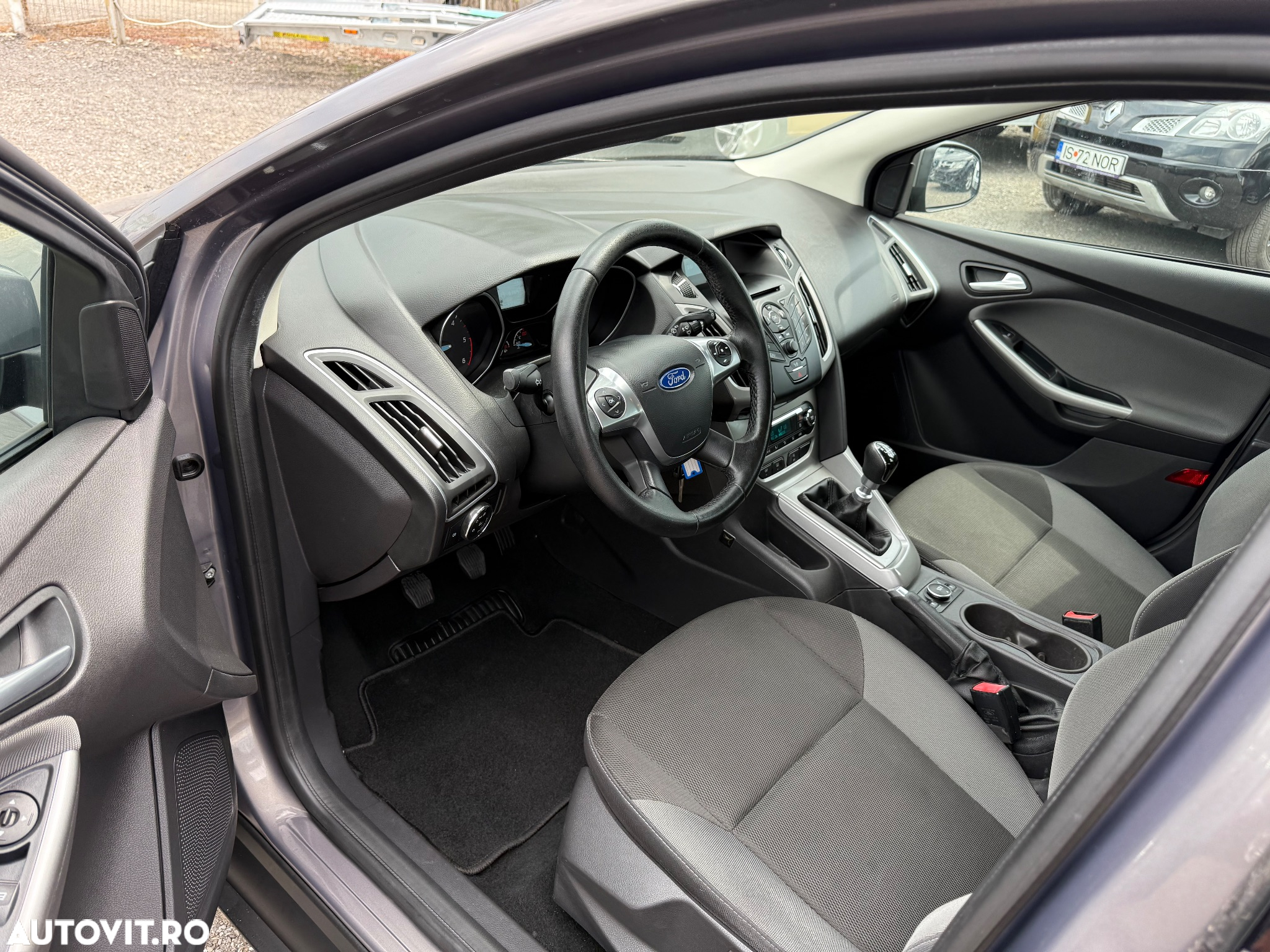 Ford Focus 1.6 TDCi DPF SYNC Edition - 10