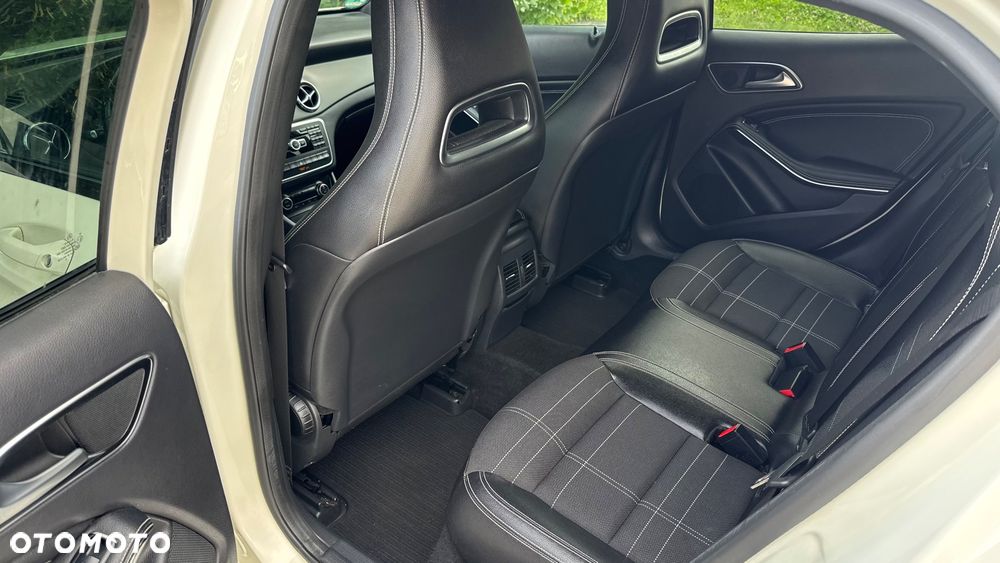 Mercedes-Benz GLA 250 4-Matic - 19