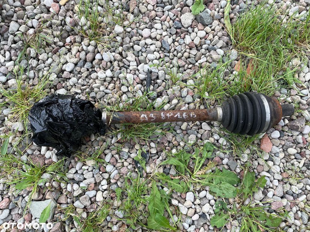 PÓŁOŚ PRZEGŁUB LEWA KRÓTKA  AUDI A3 8P TOURAN GOLF V 1.6 FSI MANUAL - 1