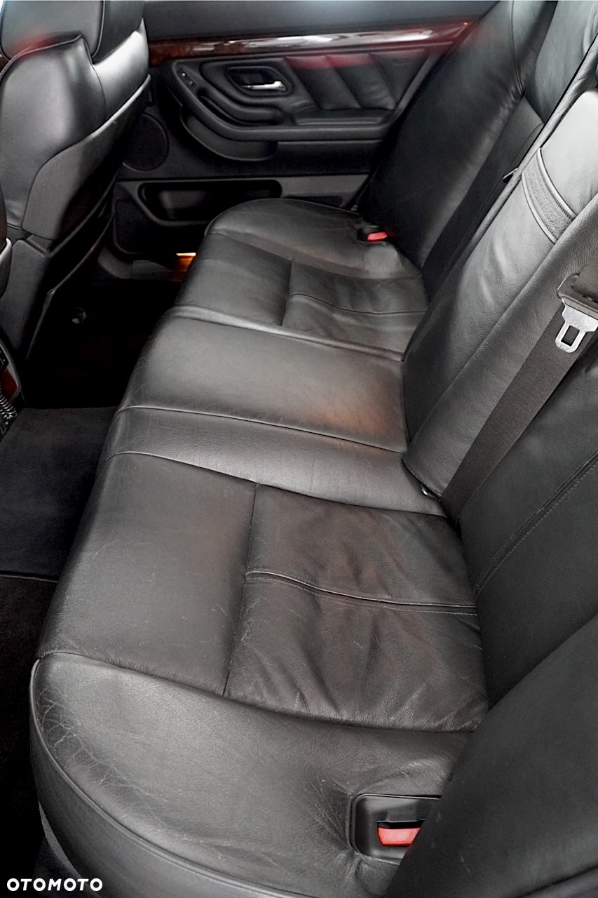 BMW Seria 7 740i - 28
