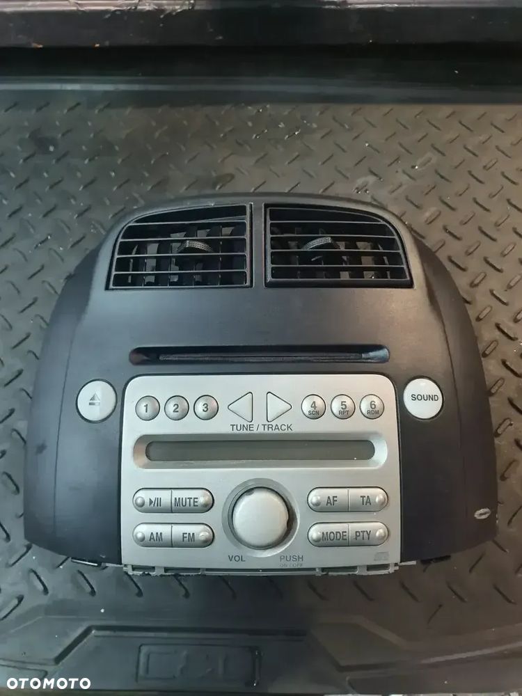 Daihatsu Sirion 2 II 04-10 RADIO ORYGINALNE CD OE 86180-B1050 POSIADAM 2 SZT - 4