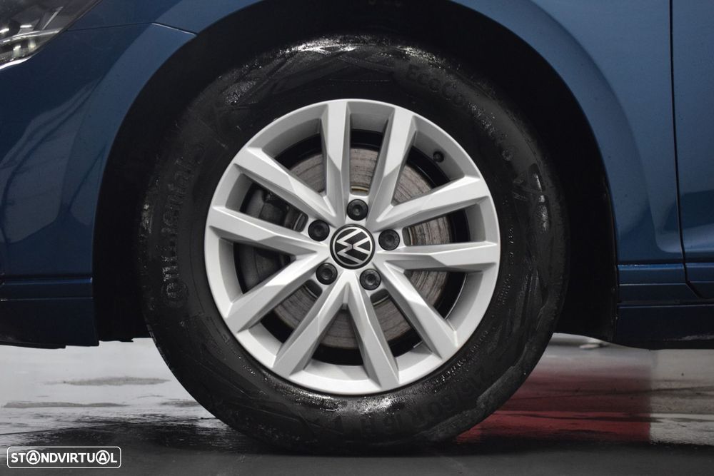 VW Passat Variant 2.0 TDi Business DSG - 23