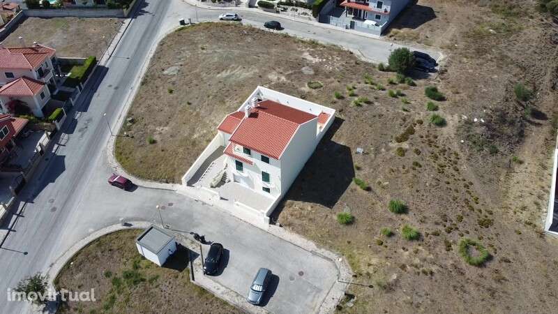 Lote de terreno em gaveto com 479 m2 em Ponte do Rol - Grande imagem: 2/23