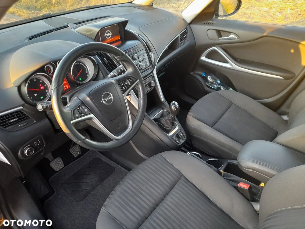 Opel Zafira - 2