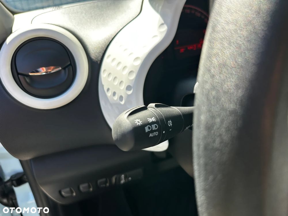 Renault Twingo SCe 75 Signature - 24