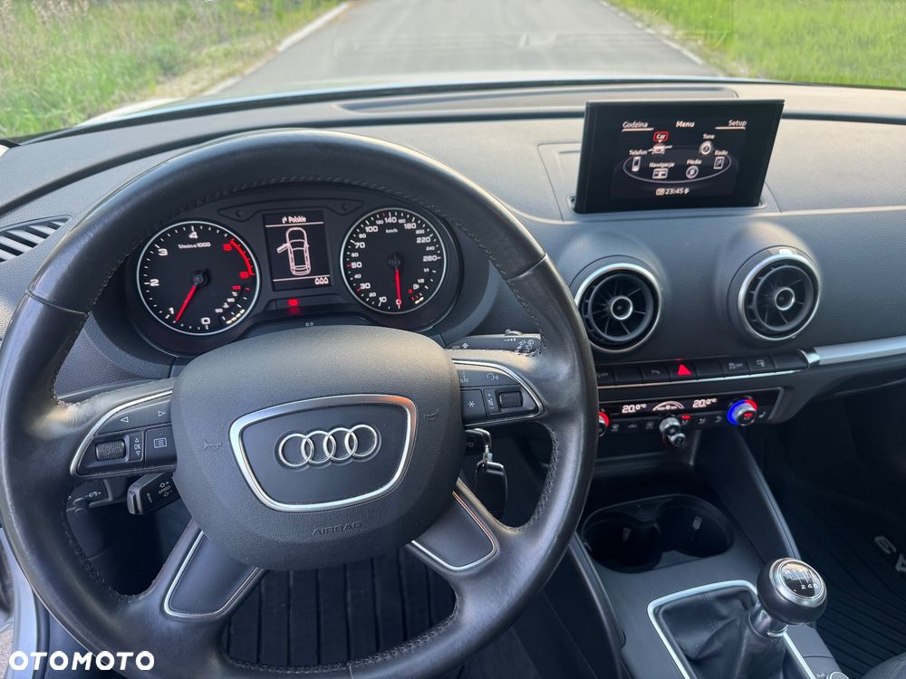 Audi A3 Sportback 1.6 TDI ultra Attraction - 11