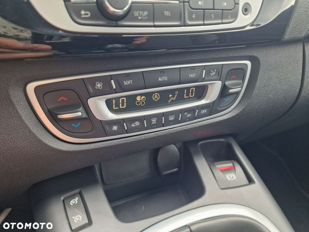 Renault Grand Scenic - 28