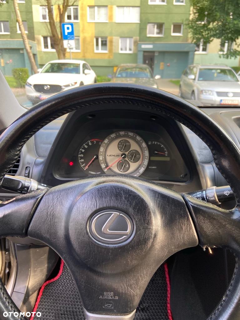 Lexus IS 200 SC Prestige - 5