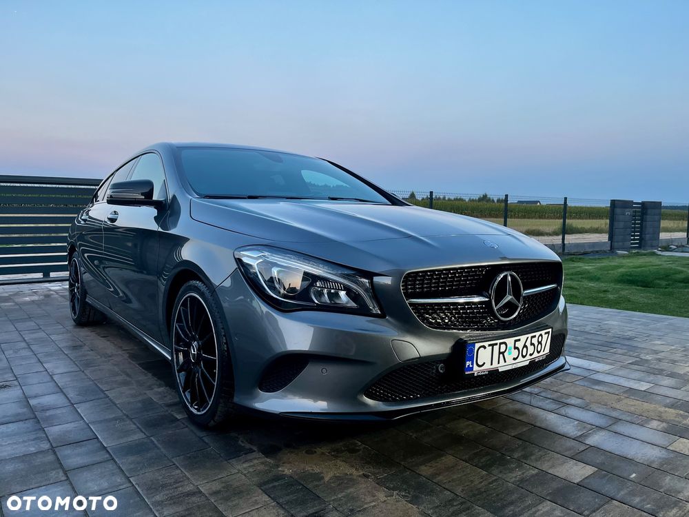 Mercedes-Benz CLA Shooting Brake 180 7G-DCT Urban - 2